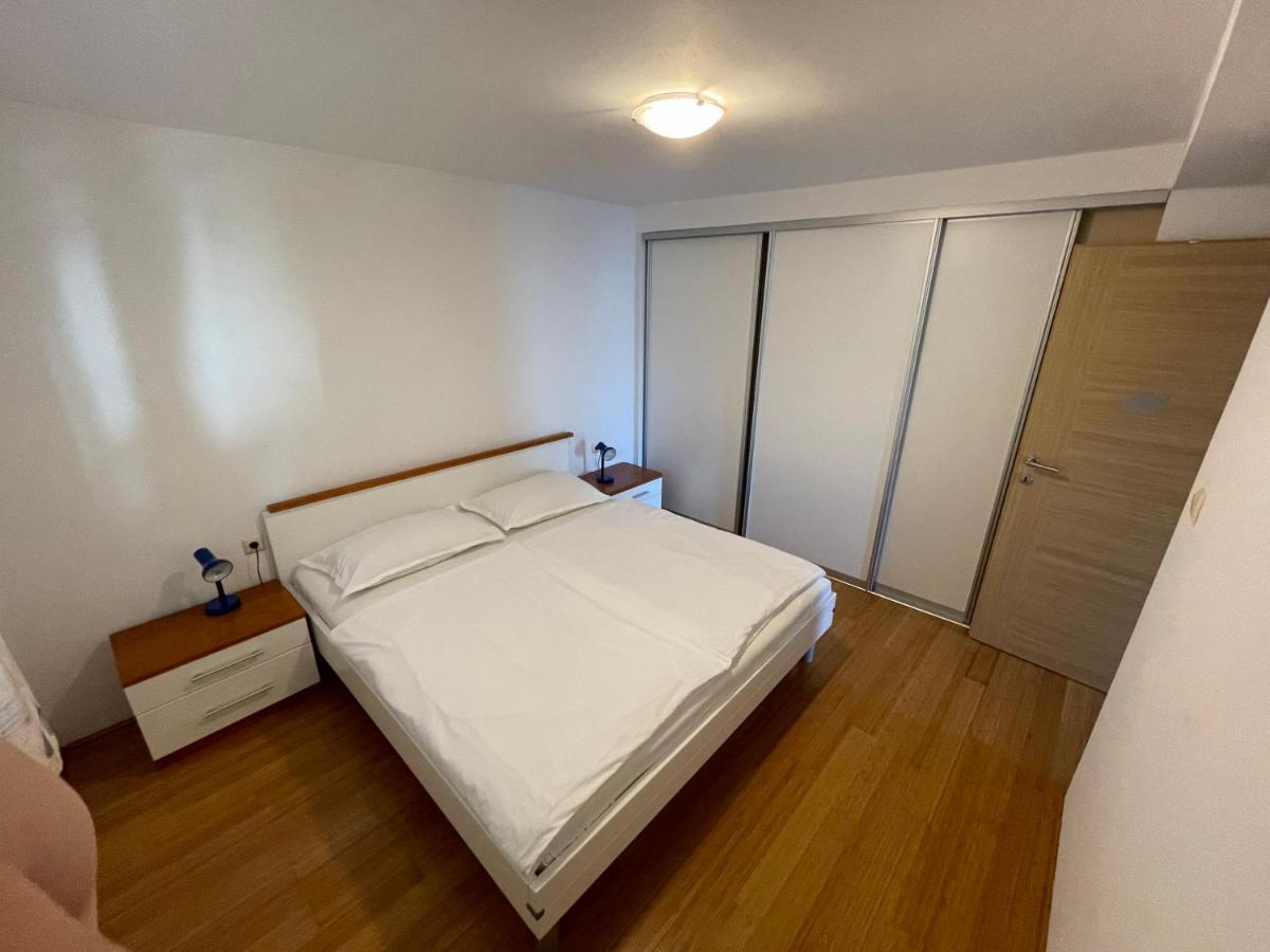 Apartment Victoria Stara Baška 외부 사진